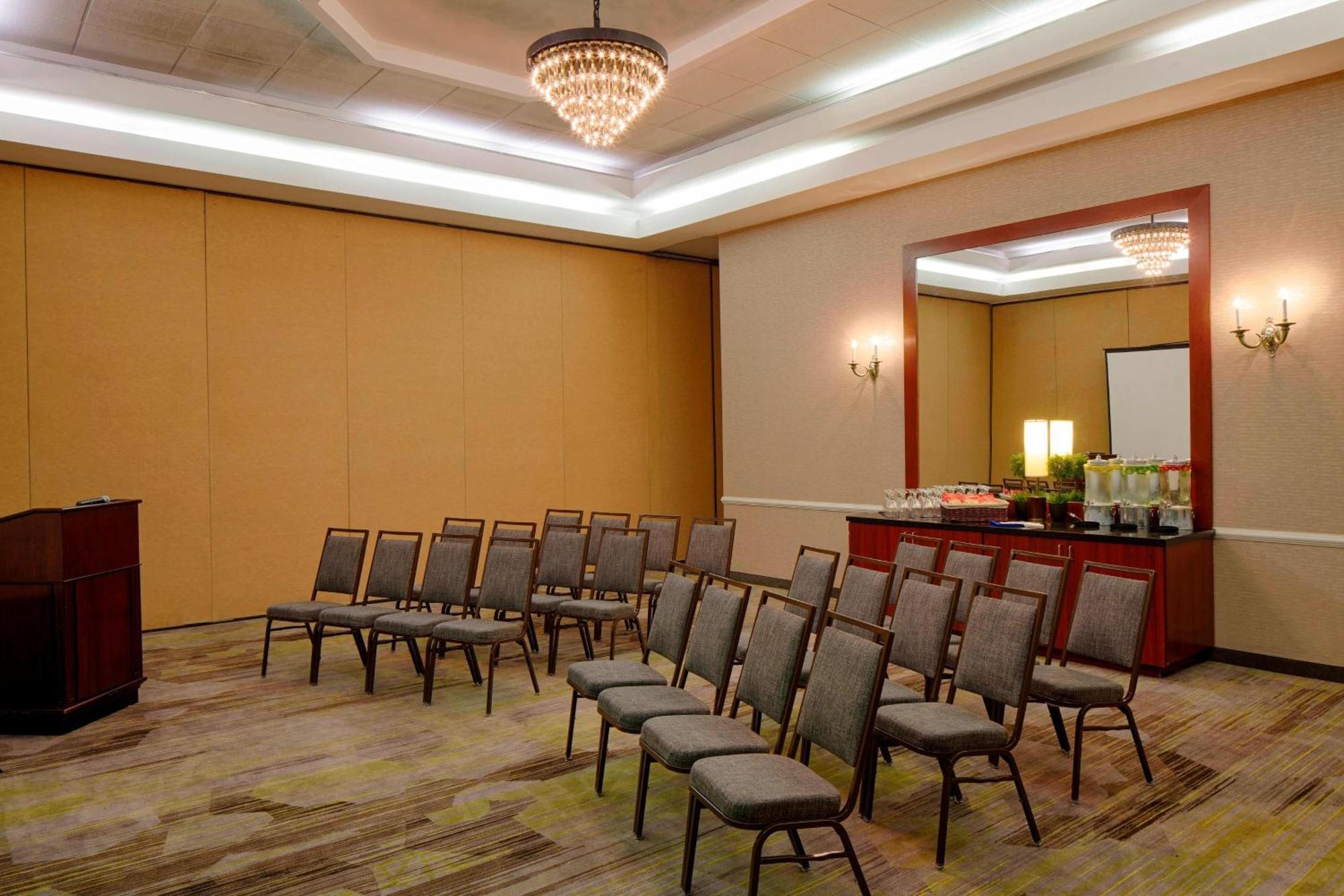 Courtyard By Marriott Columbus West/Hilliard Hotel Exterior foto