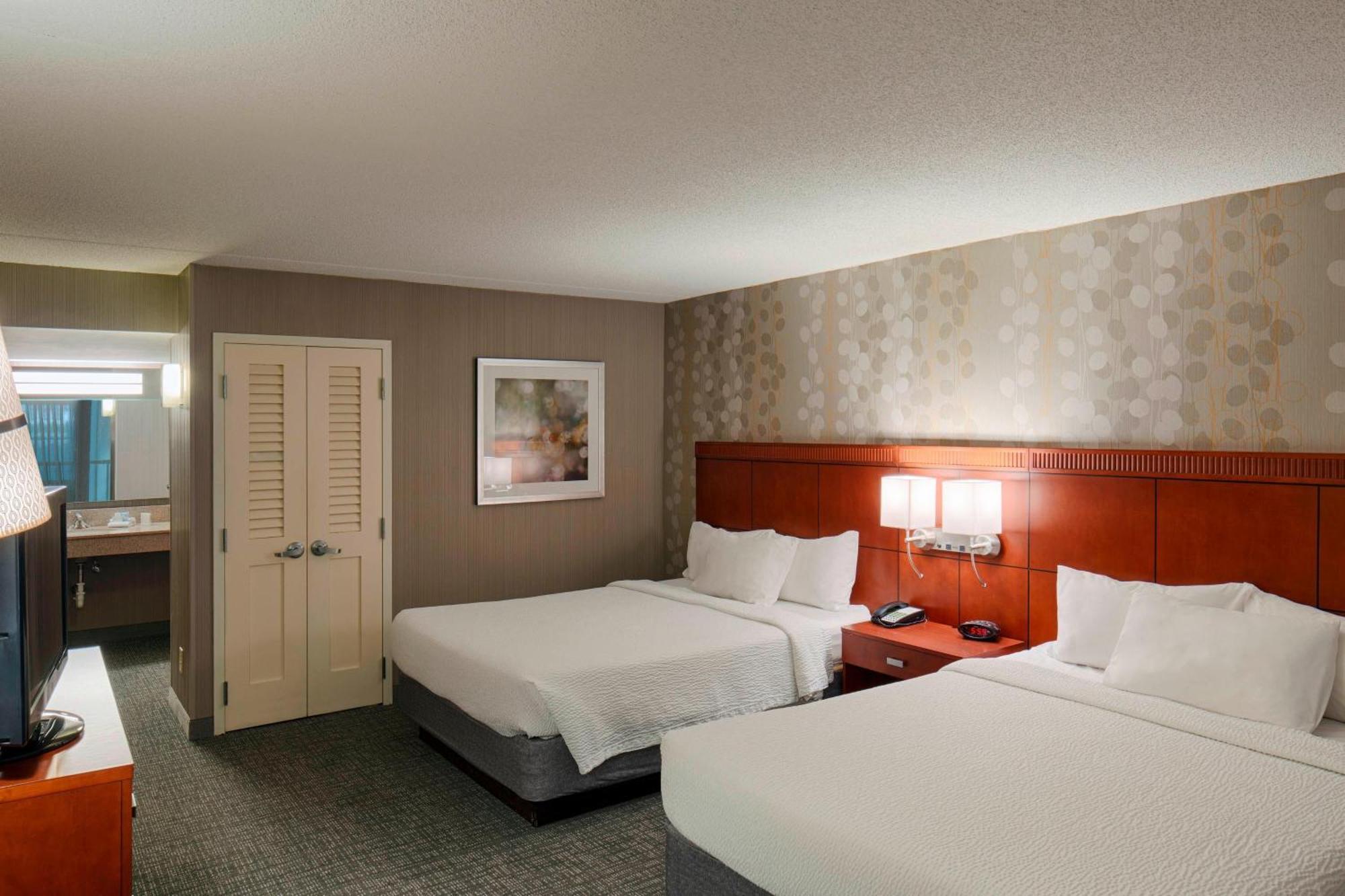Courtyard By Marriott Columbus West/Hilliard Hotel Exterior foto
