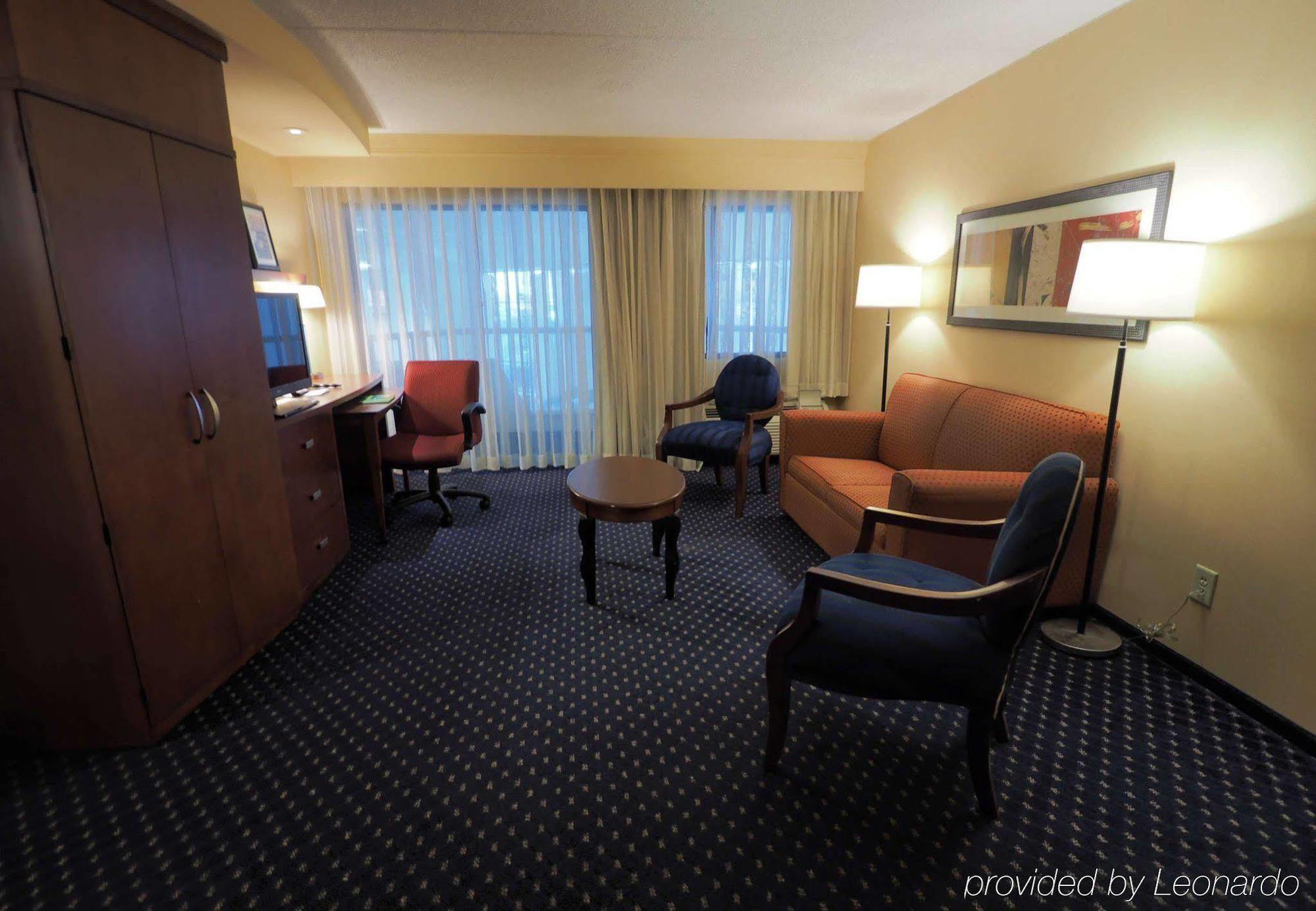Courtyard By Marriott Columbus West/Hilliard Hotel Exterior foto